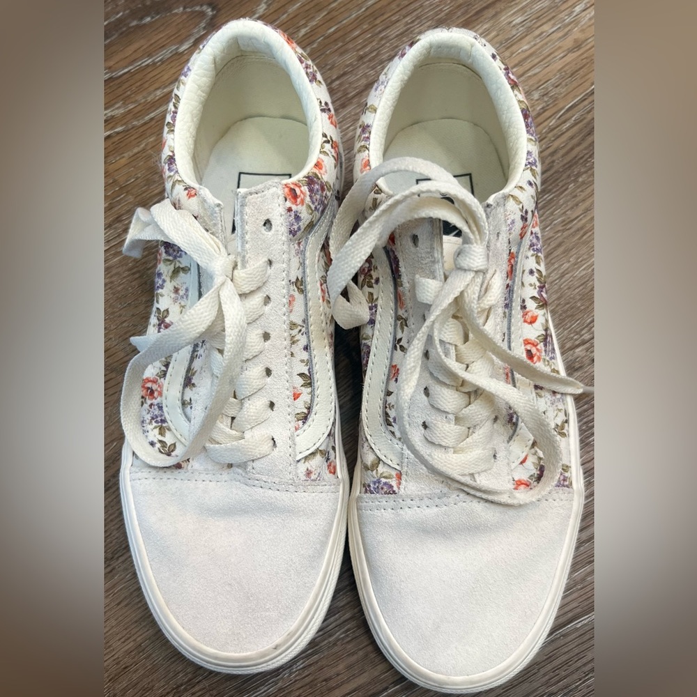 Youth Floral Vans Size 5.5 / 7 Womens